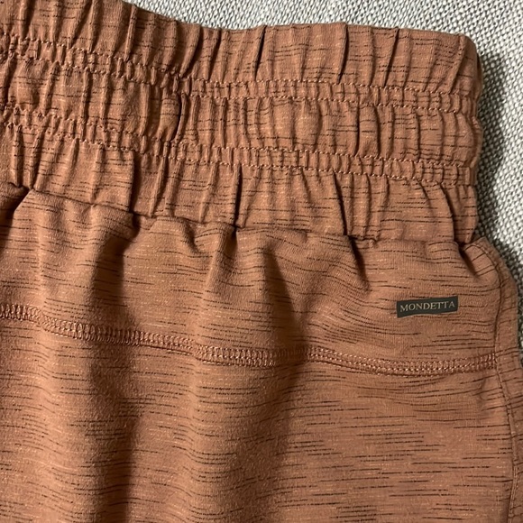 Mondetta Active Shorts - Picture 3 of 8